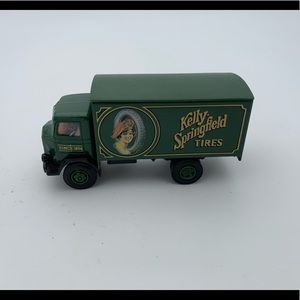Hartoy L04014 1:64 Kelly Springfield Tires GMC